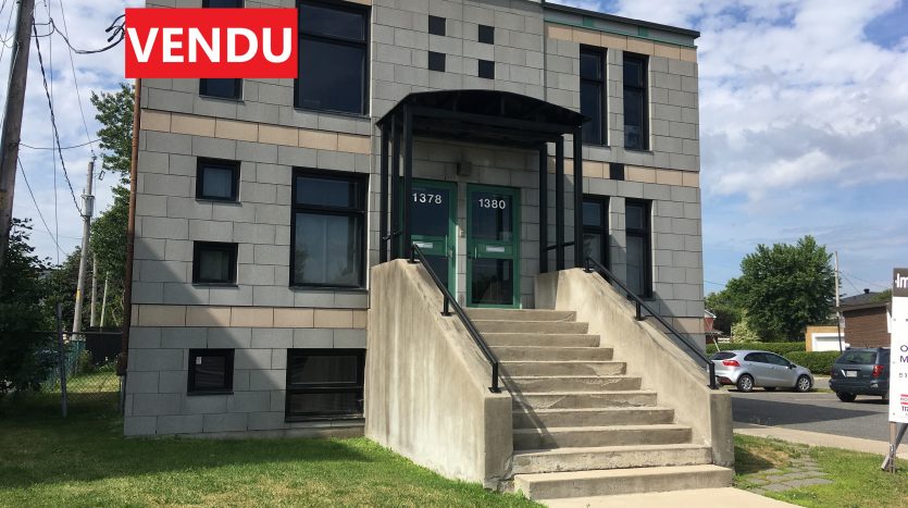 Triplex commercial à vendre - Longueuil