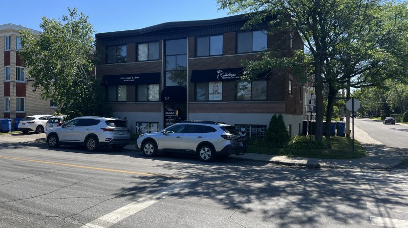 Espace commercial à louer - Longueuil