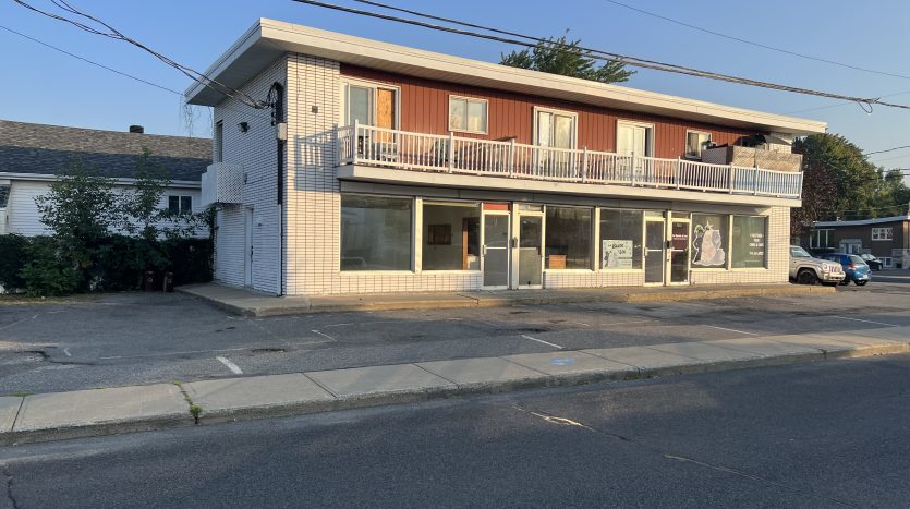 Immeuble semi-commercial à vendre - Longueuil