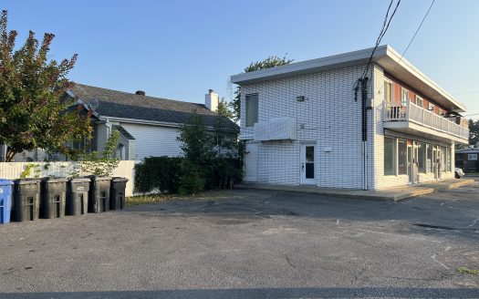 Semi-commercial à vendre – Longueuil