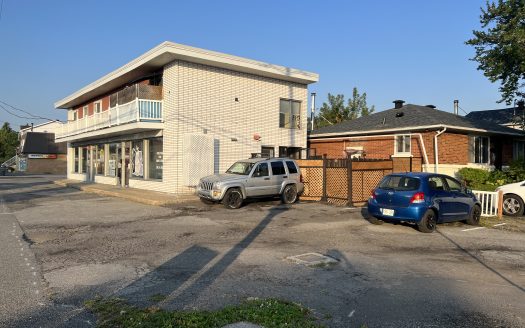 Semi-commercial à vendre – Longueuil
