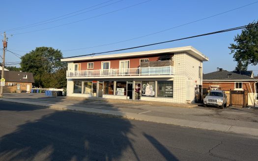 Semi-commercial à vendre – Longueuil