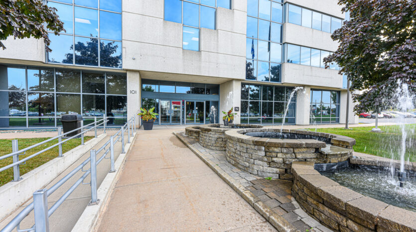 Local à sous-louer à Longueuil