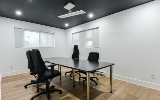 Immeuble à bureaux à vendre – Longueuil