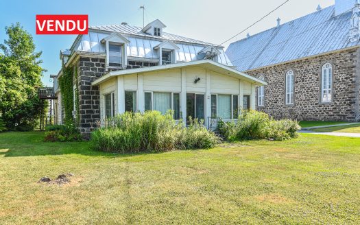 Ancien presbytère à Notre-Dame-de-Stanbridge – vendu par Olivier Maurice, courtier immobilier