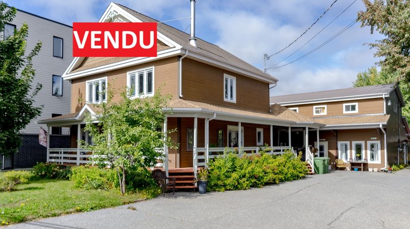 Terrain pour redéveloppement à Saint-Hyacinthe – vendu par Olivier Maurice, courtier immobilier
