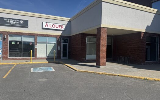 Local commercial à louer à Magog