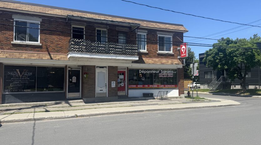 Immeuble semi-commercial à vendre à Longueuil