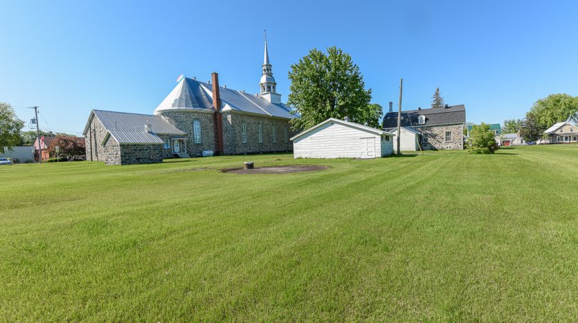 Grand terrain à vendre à Mont-Saint-Grégoire – avenue du Curé-Dupuis