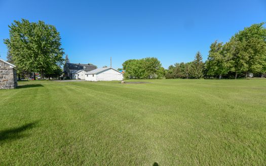 Grand terrain à vendre à Mont-Saint-Grégoire – avenue du Curé-Dupuis