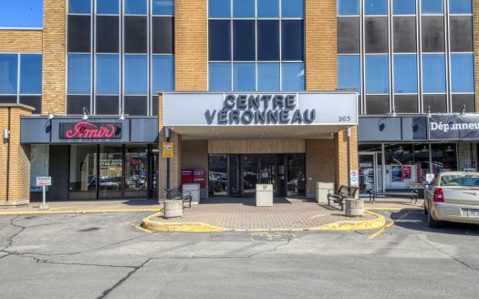 Bureaux à louer dans le Vieux-Longueuil – Centre Véronneau, 365, rue Saint-Jean
