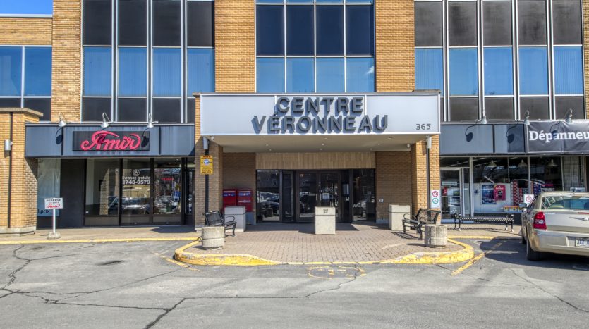 Bureaux à louer dans le Vieux-Longueuil – Centre Véronneau, 365, rue Saint-Jean