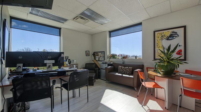 Bureaux à louer dans le Vieux-Longueuil – Centre Véronneau, 365, rue Saint-Jean